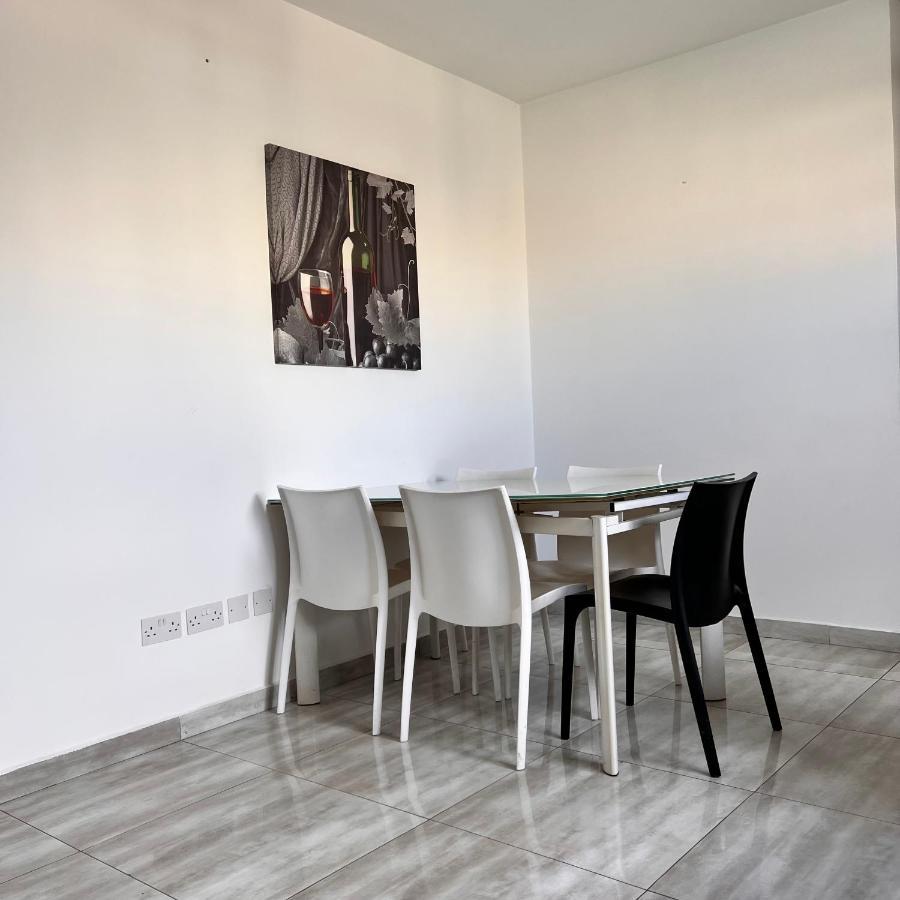 F3 Room 2, Private Room Two Single Beds Shared Bathroom Msida Εξωτερικό φωτογραφία